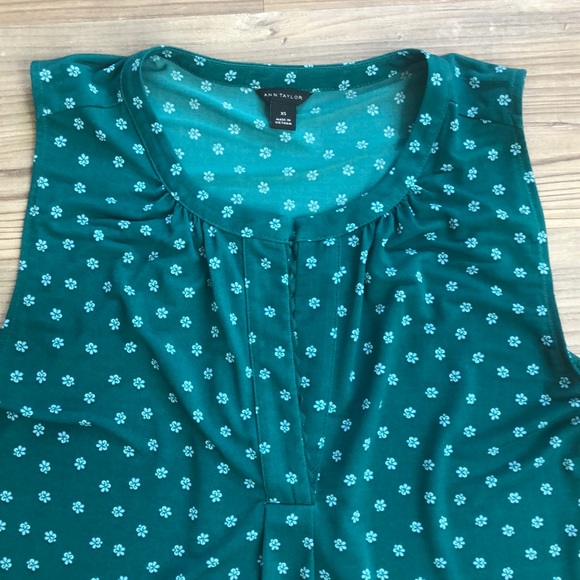 Ann Taylor Sleeveless Top - Picture 2 of 7